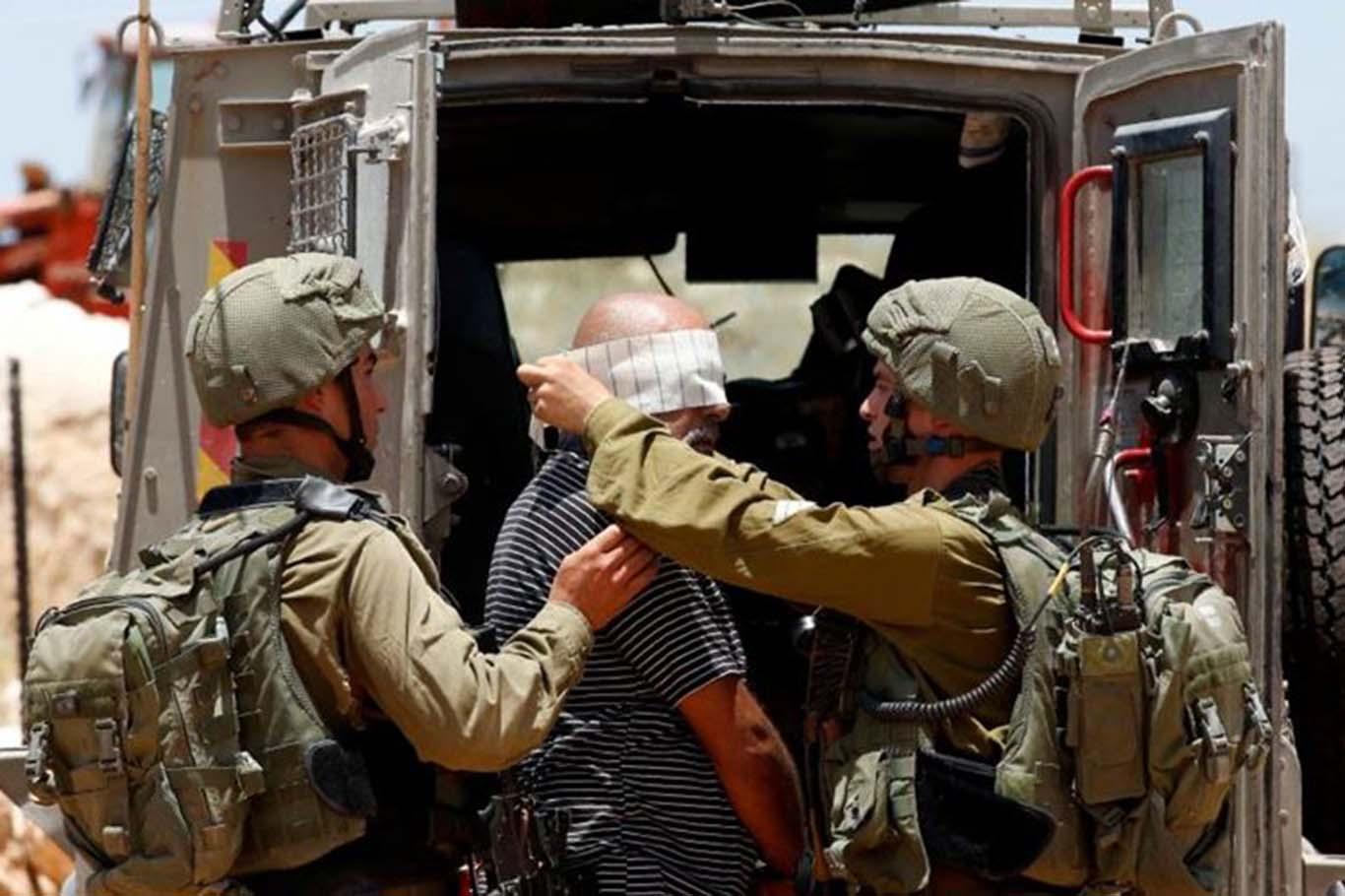Siyonistler 8 Filistinli Müslümanı alıkoydu